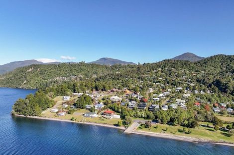 Photo of property in 21 Waiparemo Crescent, Pukawa Bay, Turangi, 3381