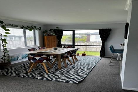 Photo of property in 2 Kahu Close, Orewa, 0931