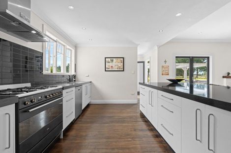 Photo of property in 122 Cross Line, Morison Bush, Greytown, 5794