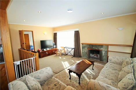 Photo of property in 50 Marlborough Avenue, Glenfield, Auckland, 0629