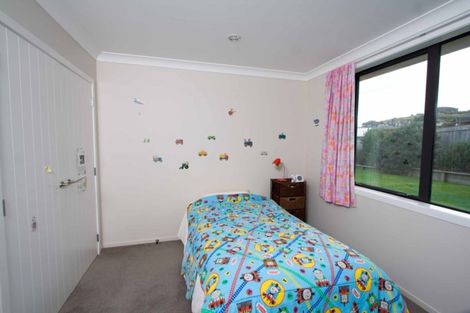Photo of property in 160 Woodman Drive, Tawa, Wellington, 5028