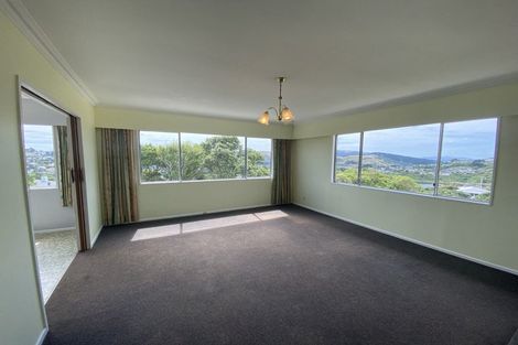 Photo of property in 37 Carluke Street, Paparangi, Wellington, 6037