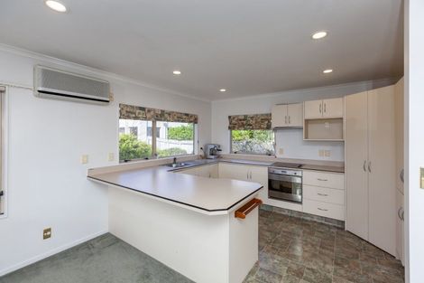 Photo of property in 118 Seaview Road, Paraparaumu Beach, Paraparaumu, 5032