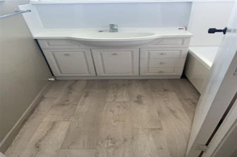 Photo of property in 19 Cook Street, Marfell, New Plymouth, 4310