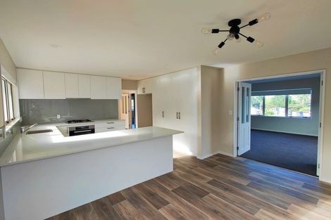 Photo of property in 27 Calypso Way, Unsworth Heights, Auckland, 0632