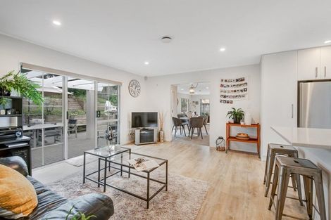 Photo of property in 12 Godwin Court, Unsworth Heights, Auckland, 0632