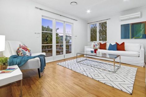 Photo of property in 1/5 September Place, Forrest Hill, Auckland, 0620