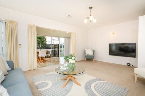 Photo of property in 1 Wharite Place, Awapuni, Palmerston North, 4412