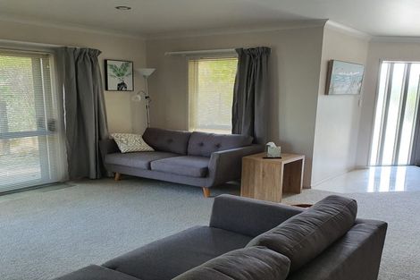 Photo of property in 5 Resolution Place, One Tree Point, 0118