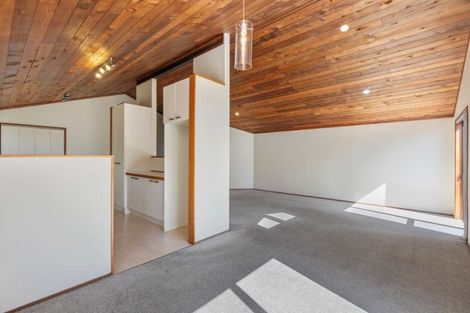 Photo of property in 2/11 Firle Place, Green Bay, Auckland, 0604