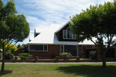 Photo of property in 1/21 Huntingdon Place, Avonhead, Christchurch, 8042