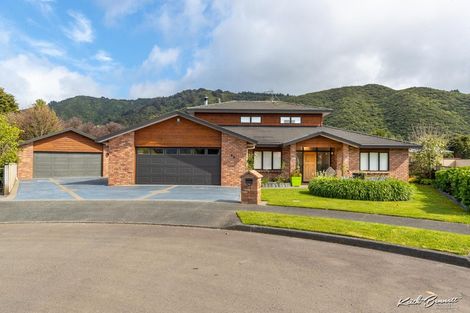 Photo of property in 21 Galveston Grove, Totara Park, Upper Hutt, 5018