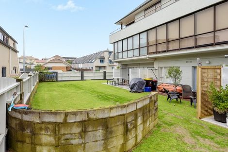 Photo of property in 40g Maunganui Road, Mount Maunganui, 3116