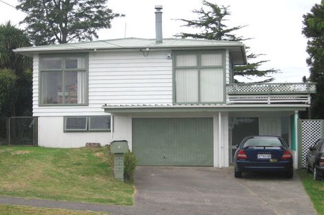 Photo of property in 2/10 Seaview Road, Glenfield, Auckland, 0629