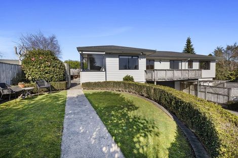 Photo of property in 7 Larsen Place, Merrilands, New Plymouth, 4312