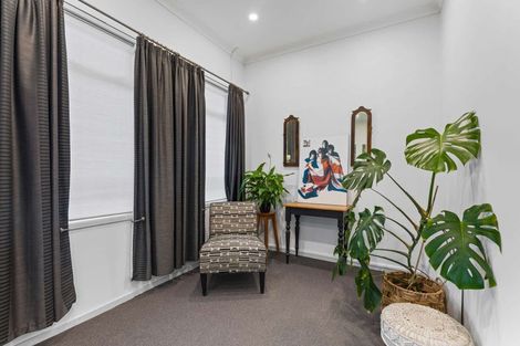 Photo of property in 373 Broadway, Stratford, 4332