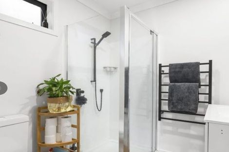 Photo of property in 14 Ara Patukawenga, Tawa, Wellington, 5028