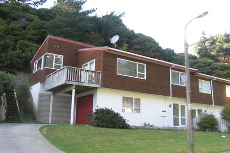 Photo of property in 17a Postgate Drive, Whitby, Porirua, 5024