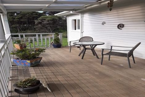 Photo of property in 32 Taiapa Road, Muriwai, Waimauku, 0881