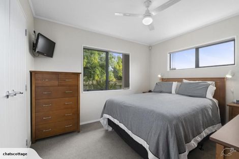 Photo of property in 71 Rhodes Drive, Kelvin Grove, Palmerston North, 4414