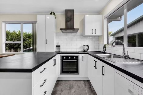 Photo of property in 3 Veronica Place, Bell Block, New Plymouth, 4312
