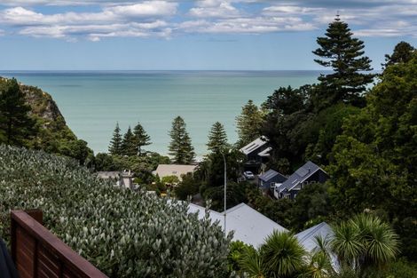 Photo of property in 11 Thompson Road, Bluff Hill, Napier, 4110