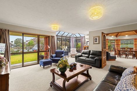Photo of property in 33 Cherrywood Place, Redwood, Christchurch, 8051