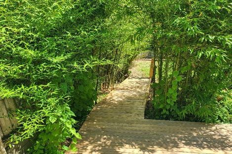 Photo of property in 2/13 Sunnyside Road, Sunnyvale, Auckland, 0612