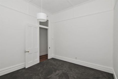 Photo of property in 5 Glendavar Street, Berhampore, Wellington, 6023