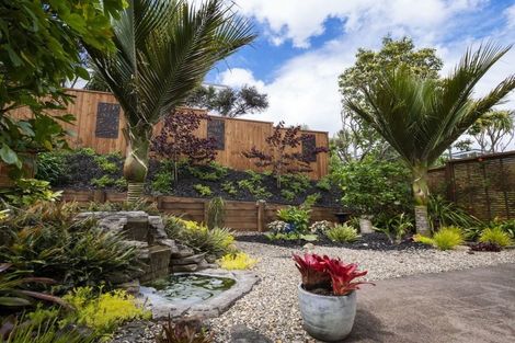 Photo of property in 10/8 Tobago Place, Sunnynook, Auckland, 0620