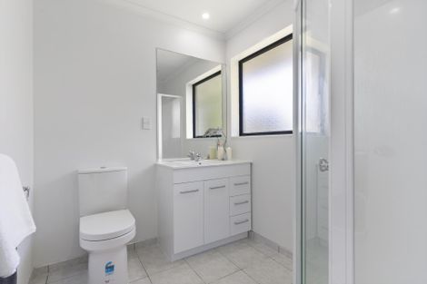 Photo of property in 8 Corrofin Drive, East Tamaki, Auckland, 2013