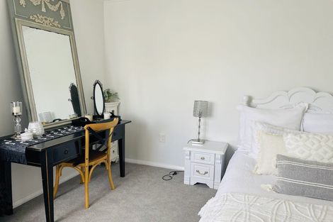 Photo of property in 9 Miles Place, Awapuni, Palmerston North, 4412