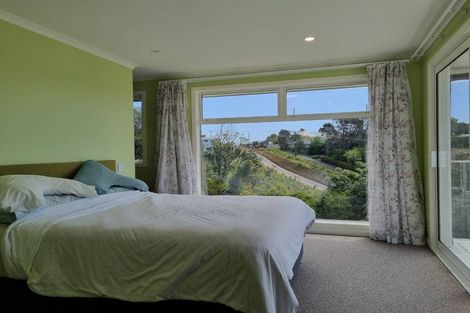 Photo of property in 3 Kapurau Lane, Merrilands, New Plymouth, 4312