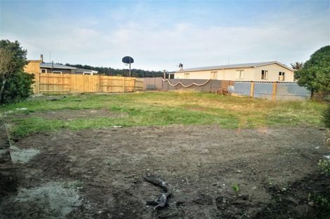 Photo of property in 6 Hennessy Street West, Foxton Beach, Foxton, 4815