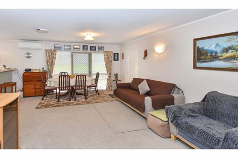 Photo of property in 15 Tonson Place, Weymouth, Auckland, 2103
