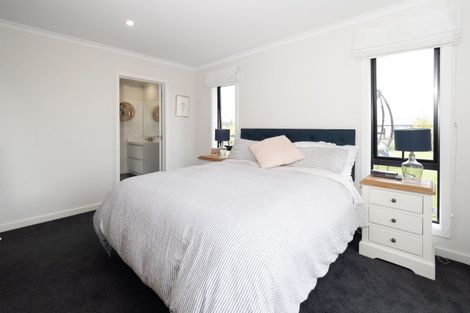 Photo of property in 4 West Bay Place, Huntingdon, Ashburton, 7774