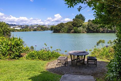 Photo of property in 25 Smith Street, Raglan, 3225