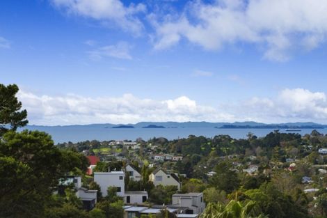 Photo of property in 9 Heatherleigh Rise, Northcross, Auckland, 0632