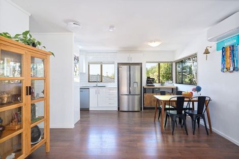 Photo of property in 2/6 Orton Street, Glenfield, Auckland, 0627