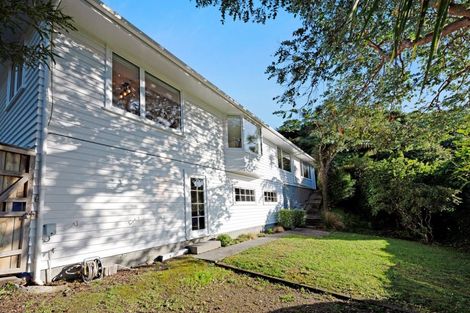 Photo of property in 48 Homewood Crescent, Karori, Wellington, 6012