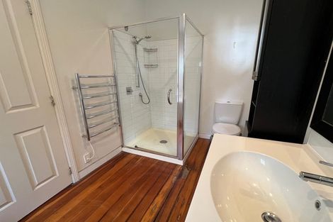 Photo of property in 62 Boord Crescent, Kumeu, 0891