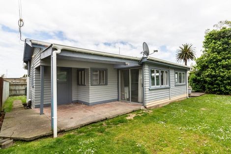 Photo of property in 88 Queenwood Road, Levin, 5510