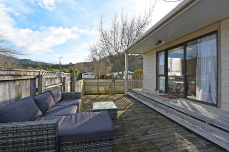 Photo of property in 62a Gemstone Drive, Birchville, Upper Hutt, 5018
