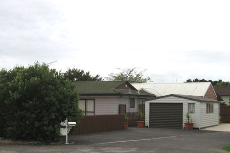 Photo of property in 63 Hassan Drive, Massey, Auckland, 0614