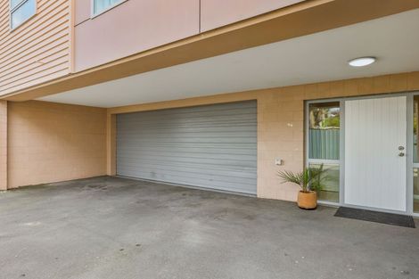 Photo of property in 8b Broadbent Street, Riccarton, Christchurch, 8041