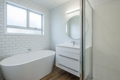 Photo of property in 32 Sylvan Avenue, Waikanae, 5036