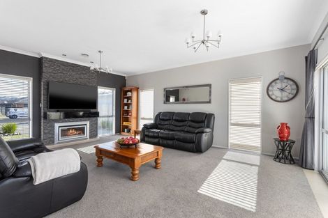 Photo of property in 81 Oriental Parade, Papamoa Beach, Papamoa, 3118