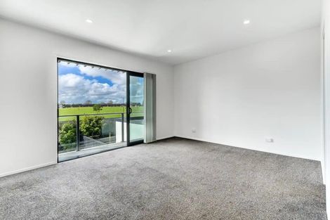 Photo of property in 61 Hayfield Way, Karaka, Papakura, 2113