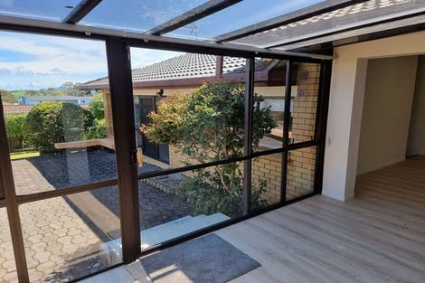 Photo of property in 47 Dalwhinnie Parade, Highland Park, Auckland, 2010