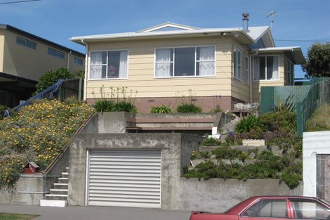 Photo of property in 377 Marine Parade, South New Brighton, Christchurch, 8062